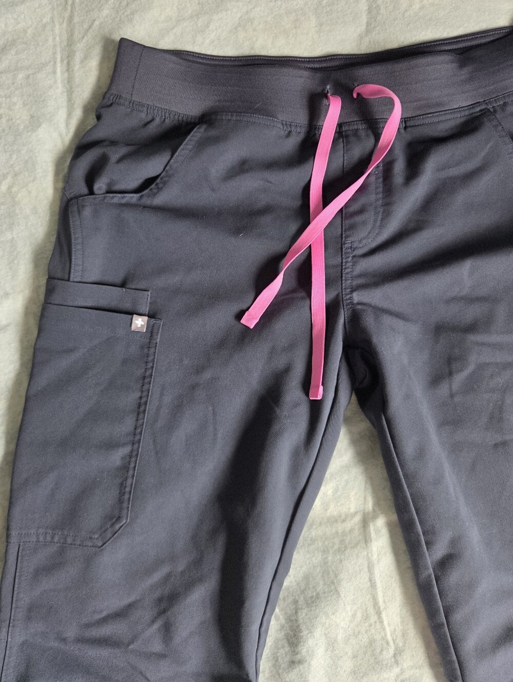FIGS Kade Cargo Scrub Pants Women’s Medium Navy Blue PO 2315 - Picture 2 of 7